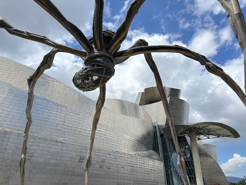 Maman Aranha Spider sculpture Guggenheim Bilbao